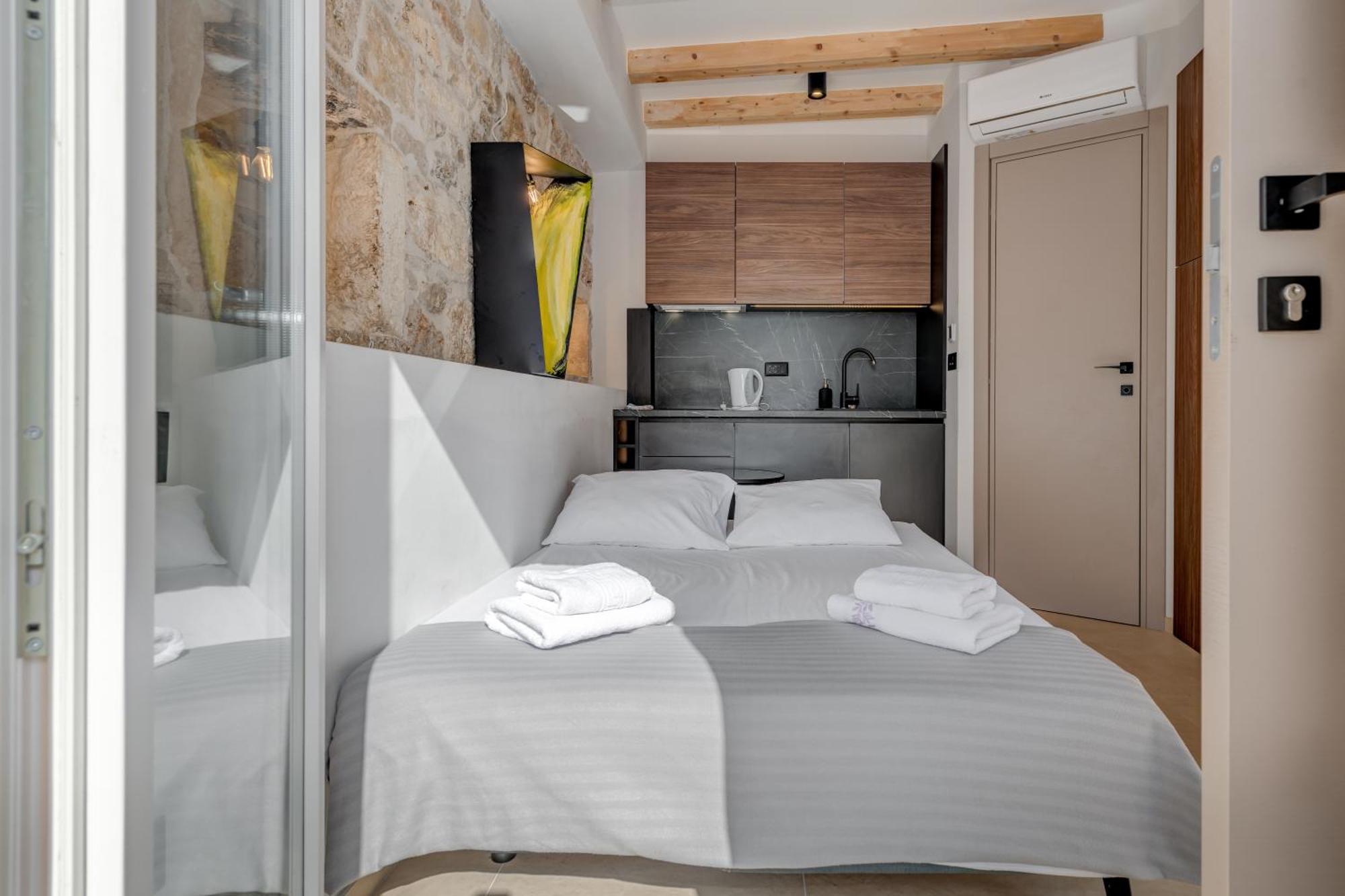 Tiny Secret House Apartment Komiza Exterior photo