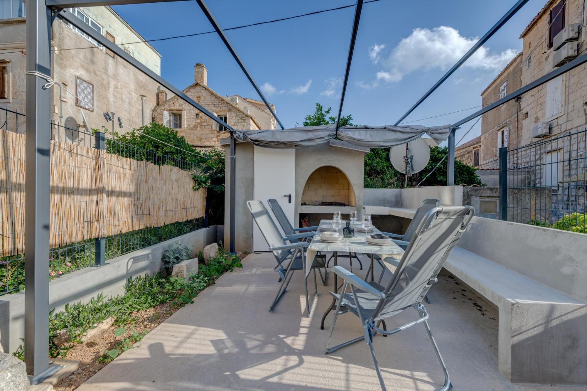 Tiny Secret House Apartment Komiza Exterior photo